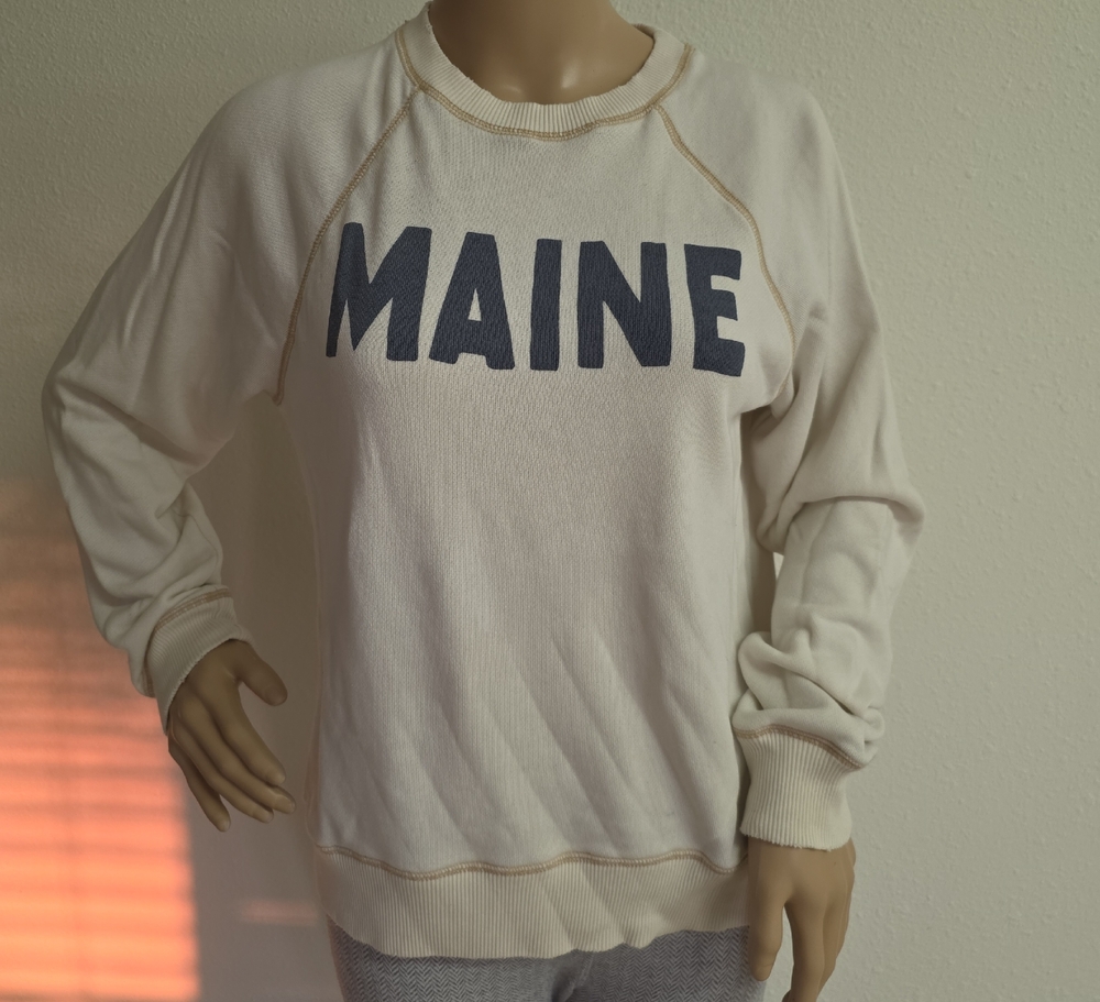 American Eagle Outfitters Maine Cream Sweater Pullover with Distressed Hemming